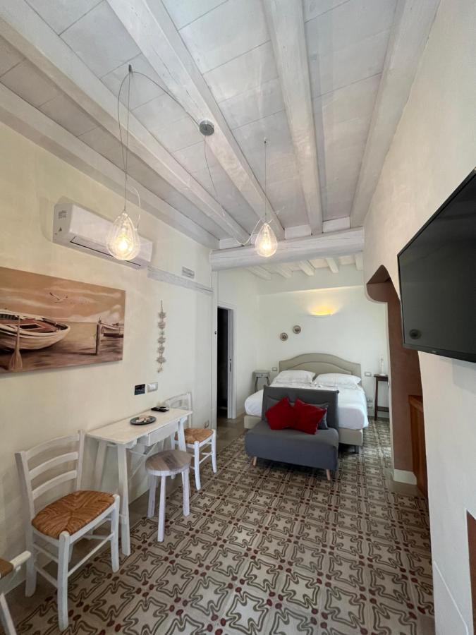 Antico & Bed & Breakfast 2*